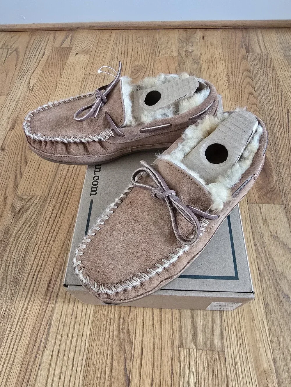 L.L.Bean Kid’s Wicked Good Moccasin Slippers Suede Shearling Size 4 (Big Kid)